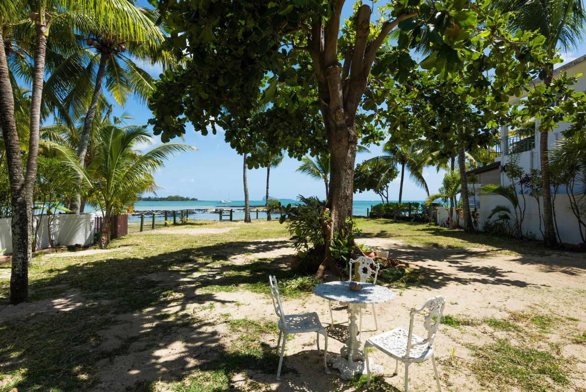 Quaint Beach Villa In A Fishing Village Grand-Gaube Exterior foto