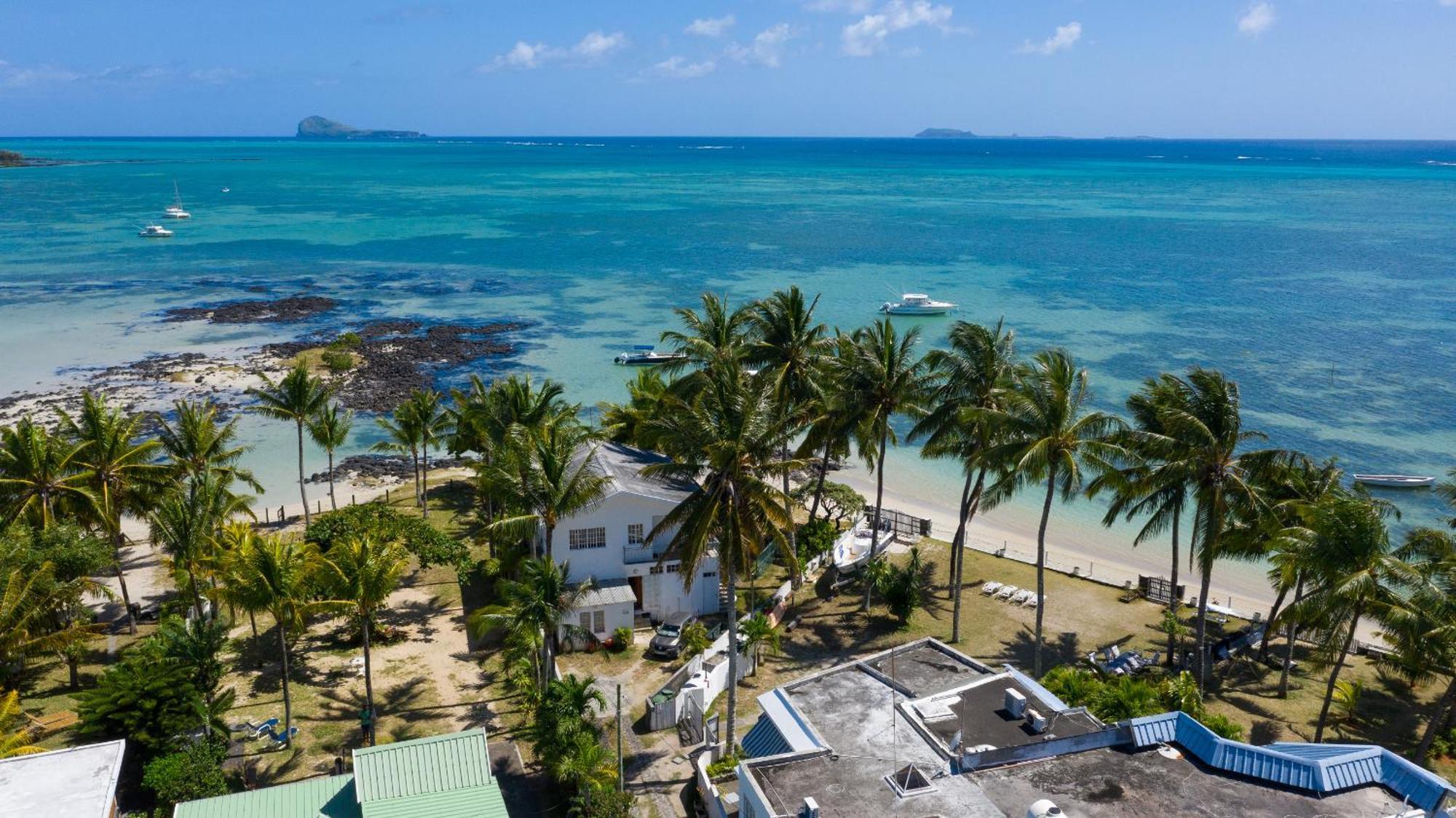 Quaint Beach Villa In A Fishing Village Grand-Gaube Exterior foto