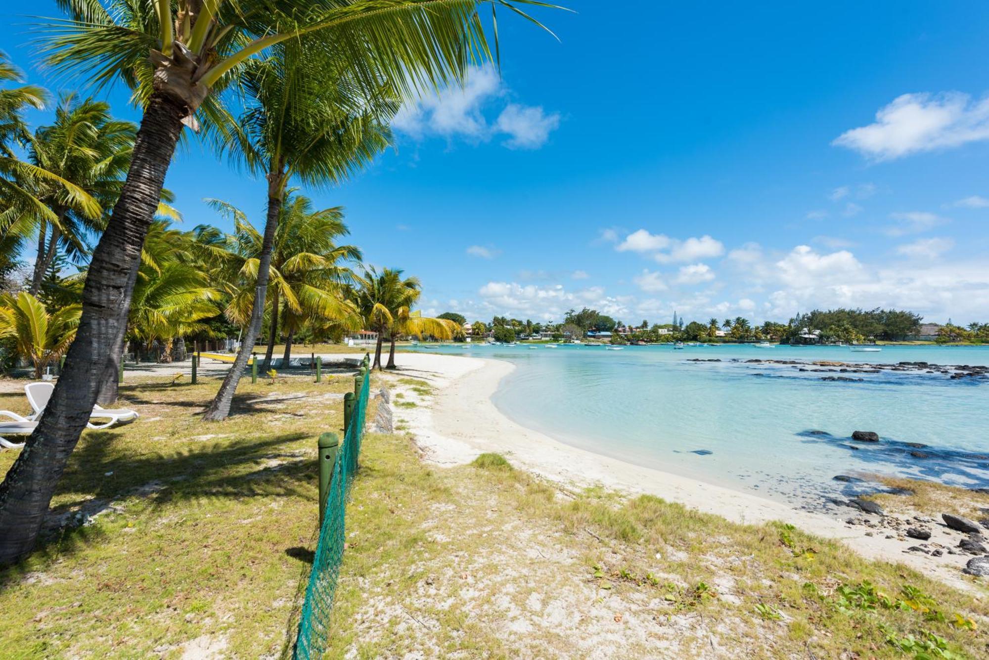 Quaint Beach Villa In A Fishing Village Grand-Gaube Exterior foto