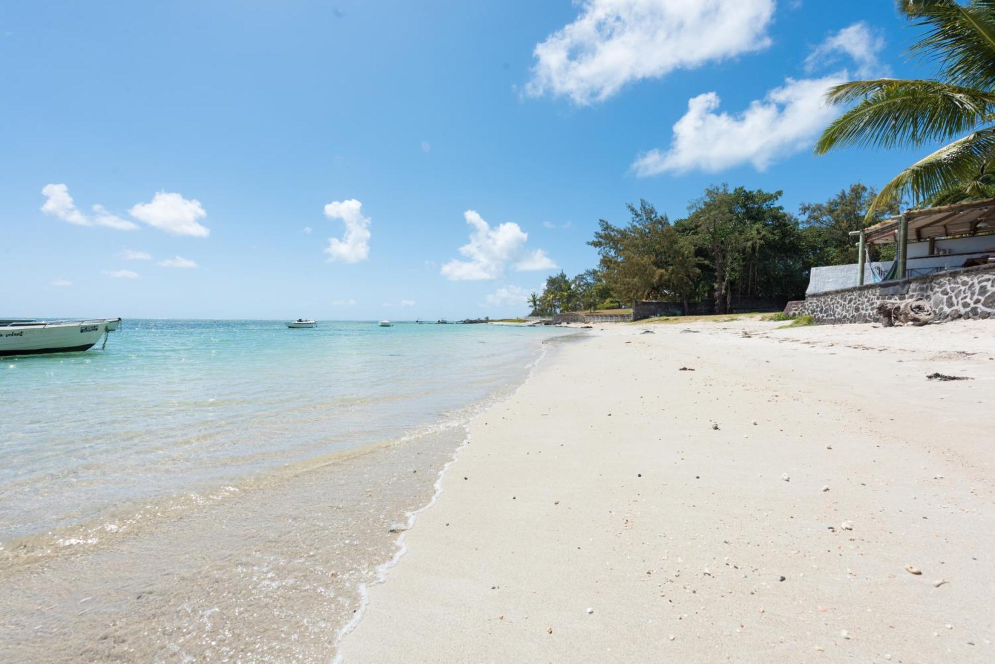 Quaint Beach Villa In A Fishing Village Grand-Gaube Exterior foto