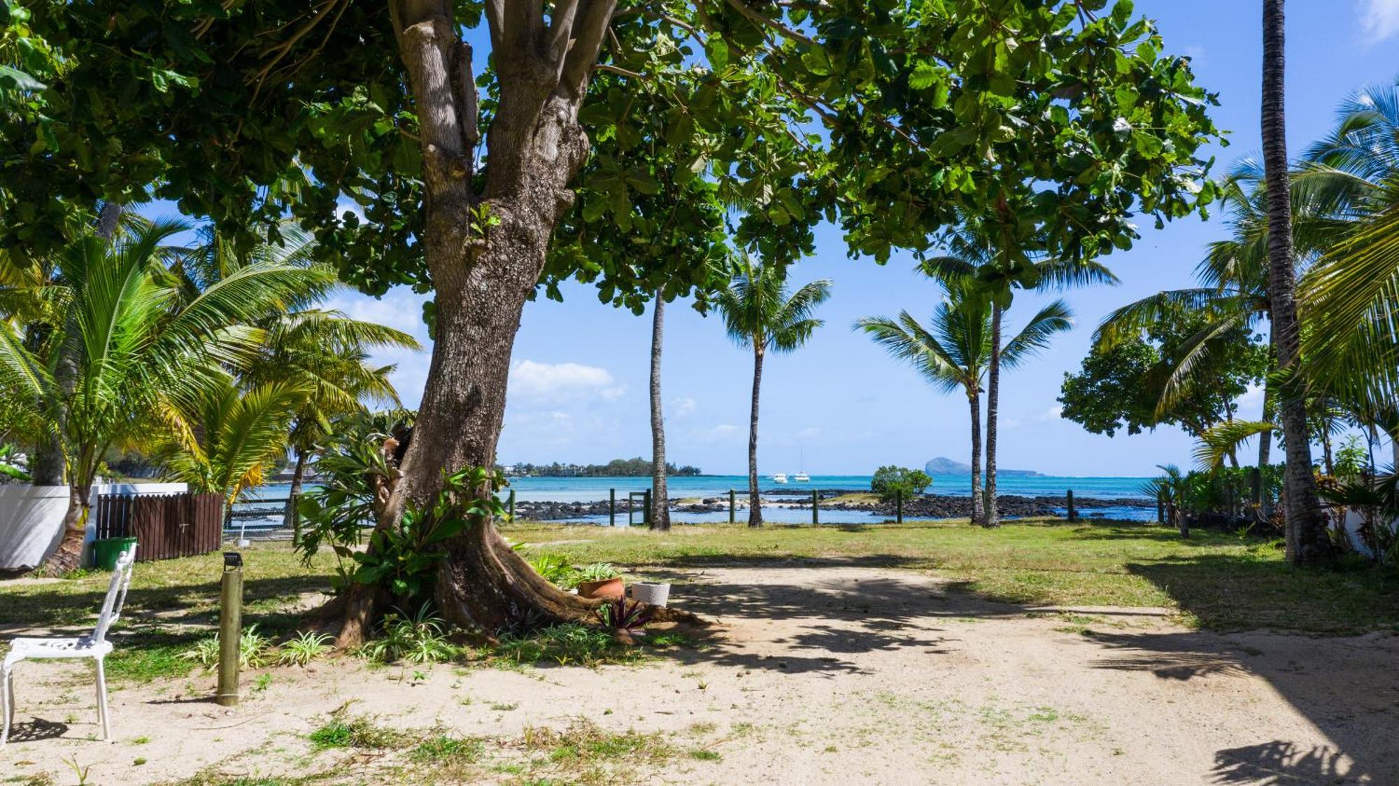 Quaint Beach Villa In A Fishing Village Grand-Gaube Exterior foto