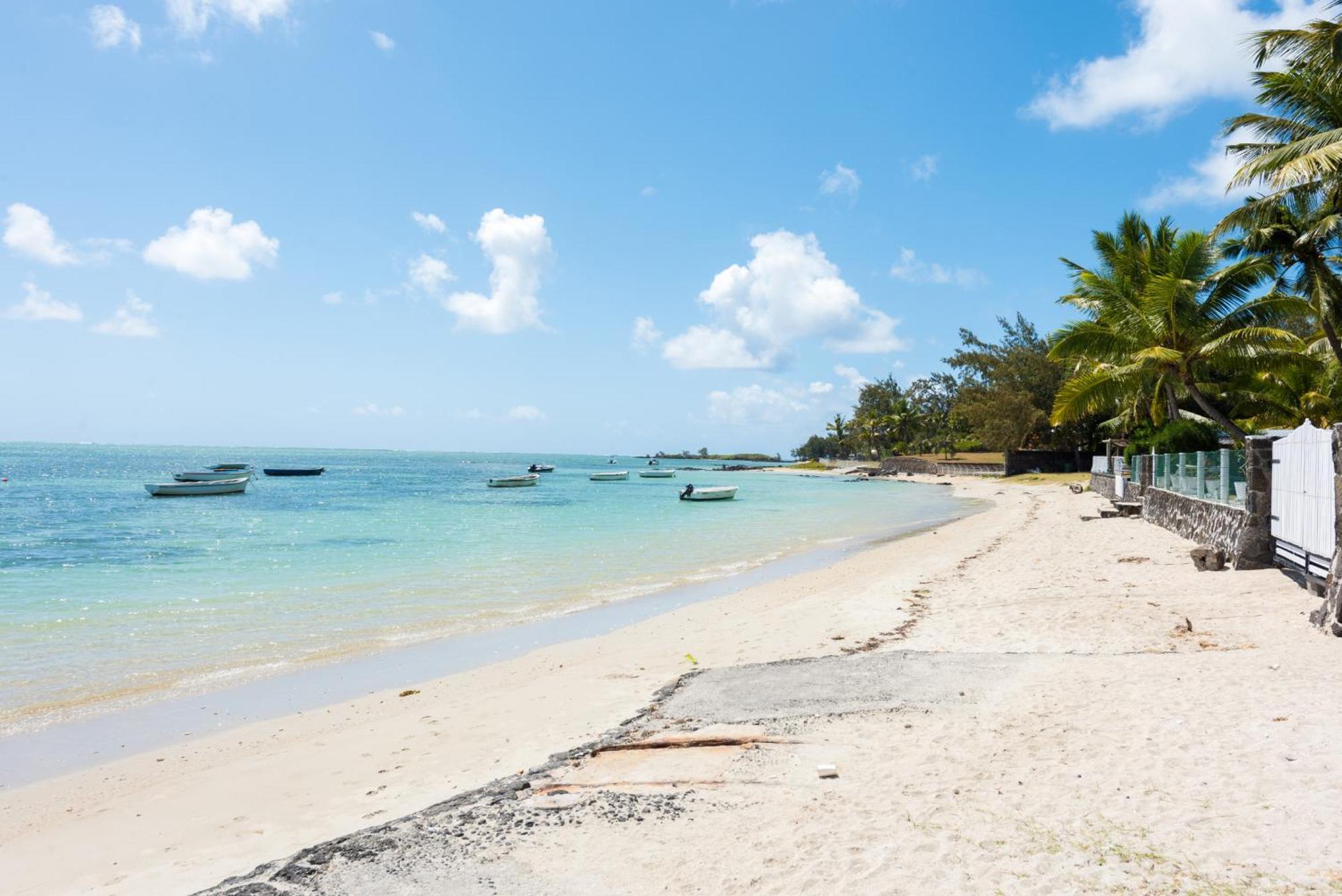 Quaint Beach Villa In A Fishing Village Grand-Gaube Exterior foto